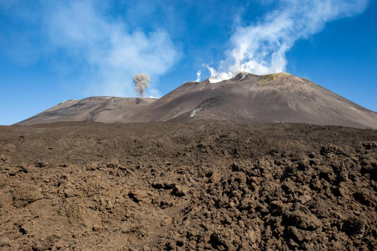 Zaffiro Lavico Rooms Etna Nature Sea Acireale Exterior foto